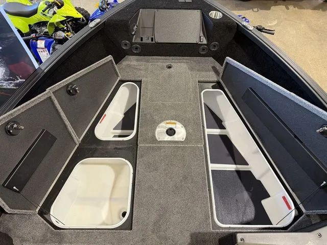 Slide: The Image of Alumacraft Competitor 175X Side Console 2026 - 19