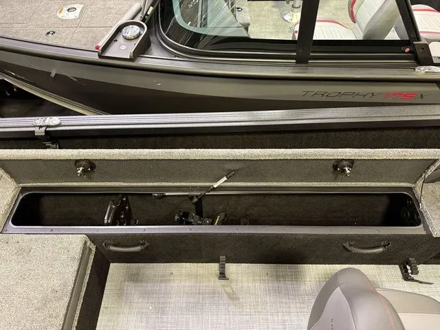 Slide: The Image of Alumacraft Competitor 205X Sport 2026 - 9