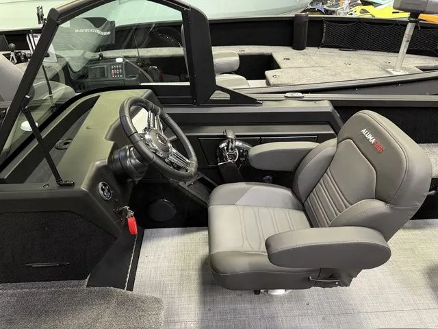 Slide: The Image of Alumacraft Competitor 205X Sport 2026 - 16