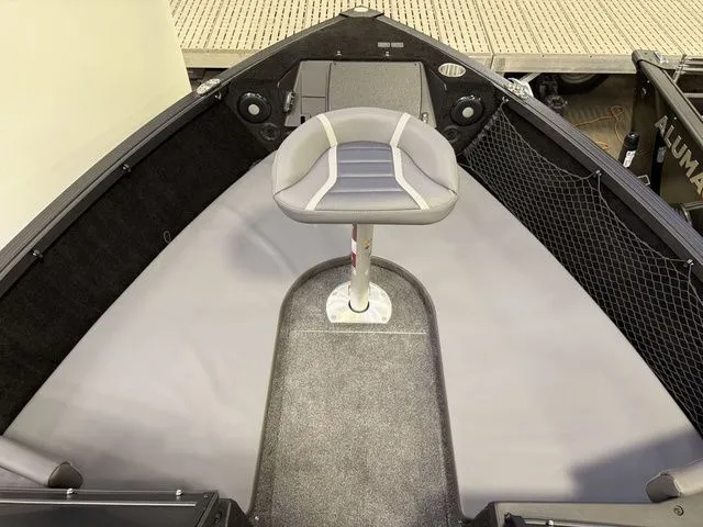 Slide: The Image of Alumacraft Competitor 205X Sport 2026 - 23