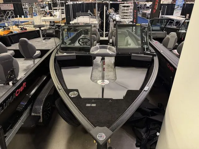 Slide: The Image of Alumacraft Competitor 205X Sport 2026 - 25