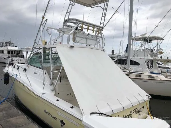 Slide: The Image of Wellcraft 330 Coastal 2004 - 0