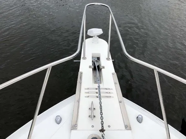 Slide: The Image of Wellcraft 330 Coastal 2004 - 6