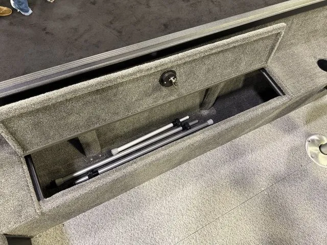 Slide: The Image of Alumacraft Escape 165 Side Console 2026 - 11