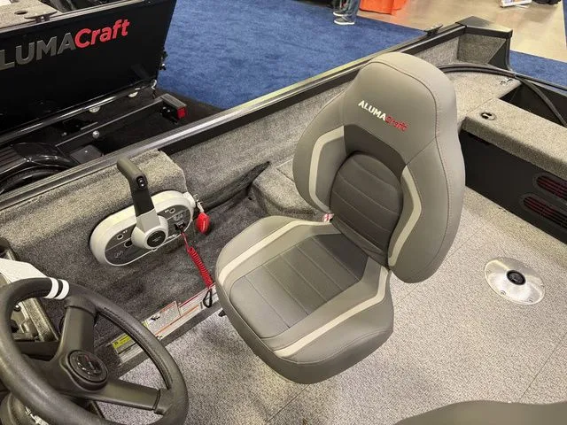 Slide: The Image of Alumacraft Escape 165 Side Console 2026 - 13