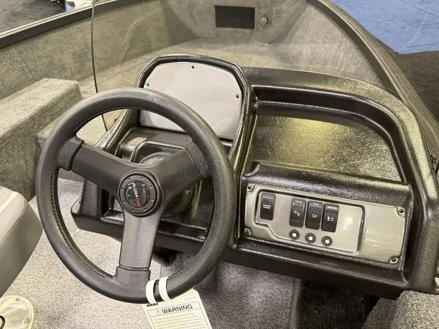 Slide: The Image of Alumacraft Escape 165 Side Console 2026 - 16