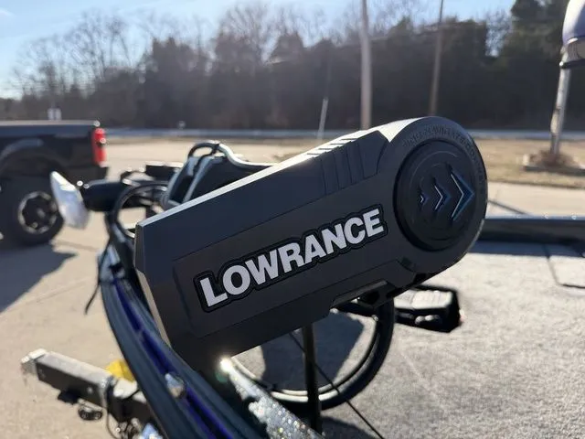 Slide: The Image of Phoenix Bass Boat 819 ZXL 2026 - 14