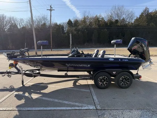 Slide: The Image of Phoenix Bass Boat 819 ZXL 2026 - 19