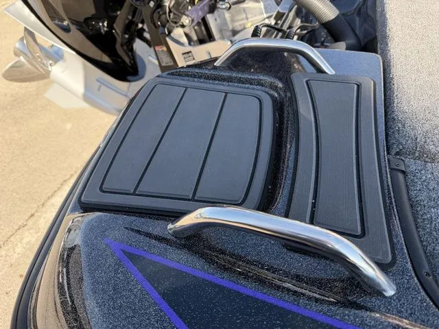 Slide: The Image of Phoenix Bass Boat 819 ZXL 2026 - 5