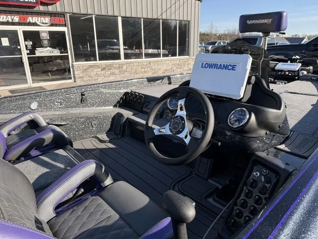 Slide: The Image of Phoenix Bass Boat 819 ZXL 2026 - 7