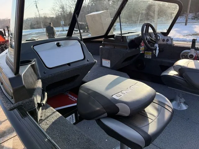 Slide: The Image of Lund 1775 Adventure Sport 2026 - 10