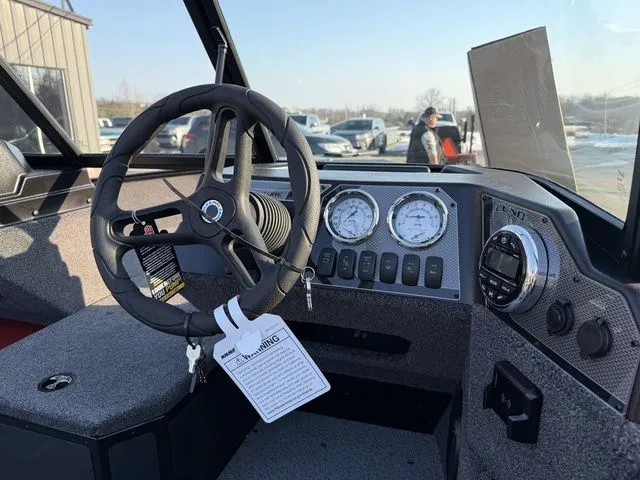 Slide: The Image of Lund 1775 Adventure Sport 2026 - 6