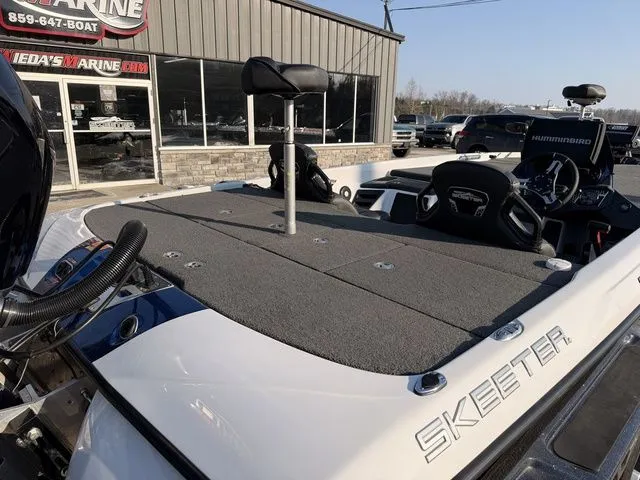 Slide: The Image of Skeeter FXR20 Limited 2022 - 3