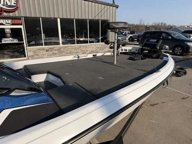 Slide: The Image of Skeeter FXR20 Limited 2022 - 6