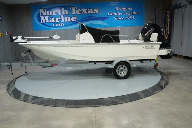The Image of Boston Whaler 170 Montauk 2020 - 1