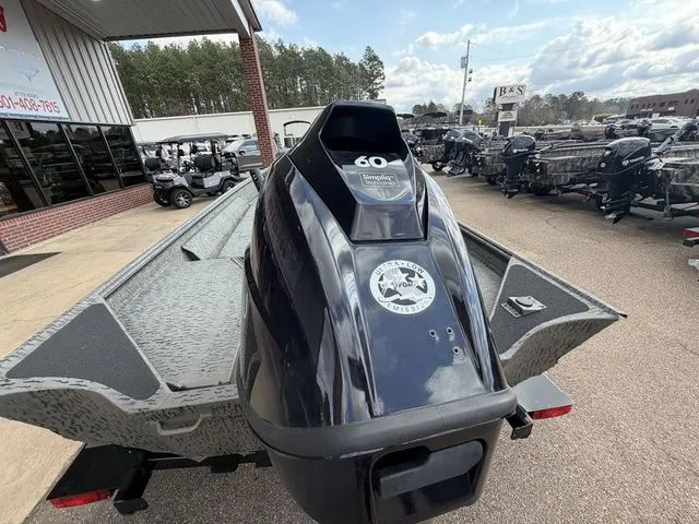 Slide: The Image of War Eagle 860LDSV 2025 - 4