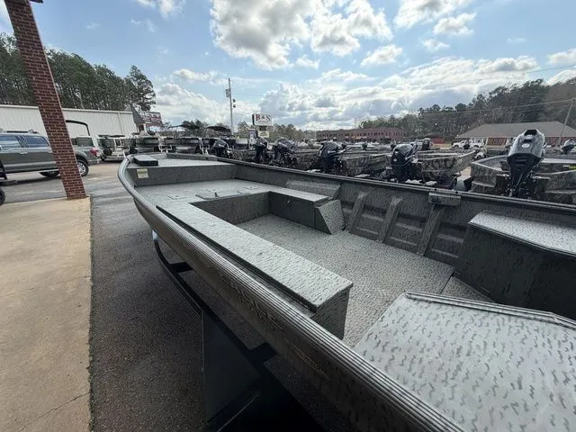 Slide: The Image of War Eagle 860LDSV 2025 - 7