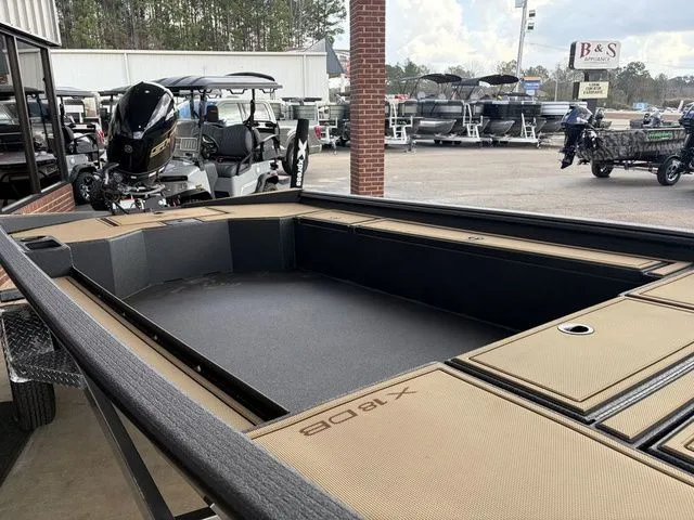 Slide: The Image of Xpress X18DB 2026 - 22