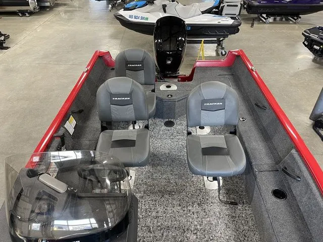 Slide: The Image of Tracker Pro Guide V-16 SC 2026 - 25