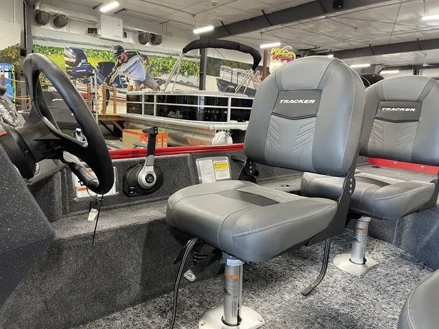 Slide: The Image of Tracker Pro Guide V-16 SC 2026 - 26