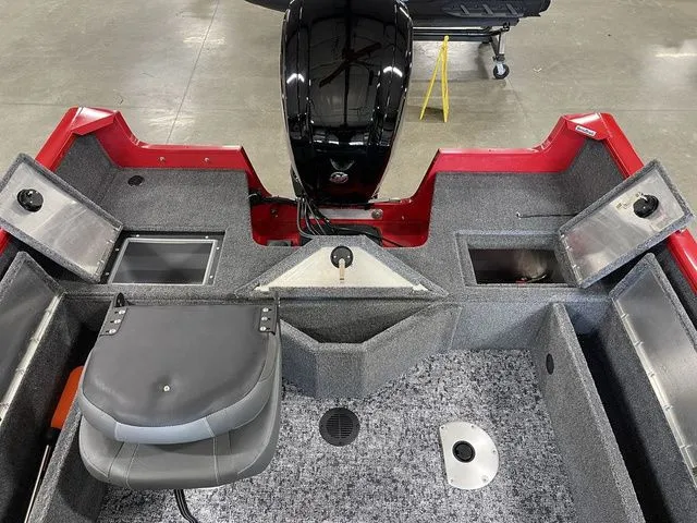 Slide: The Image of Tracker Pro Guide V-16 SC 2026 - 32