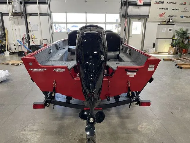 Slide: The Image of Tracker Pro Guide V-16 SC 2026 - 8