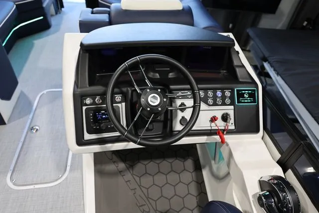 Slide: The Image of South Bay 525 UL 2026 - 12