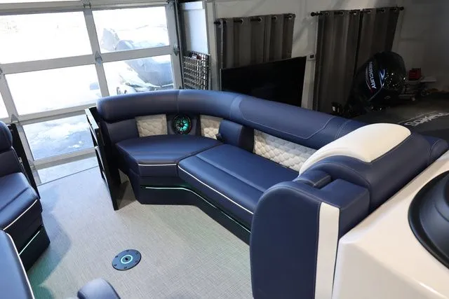 Slide: The Image of South Bay 525 UL 2026 - 15