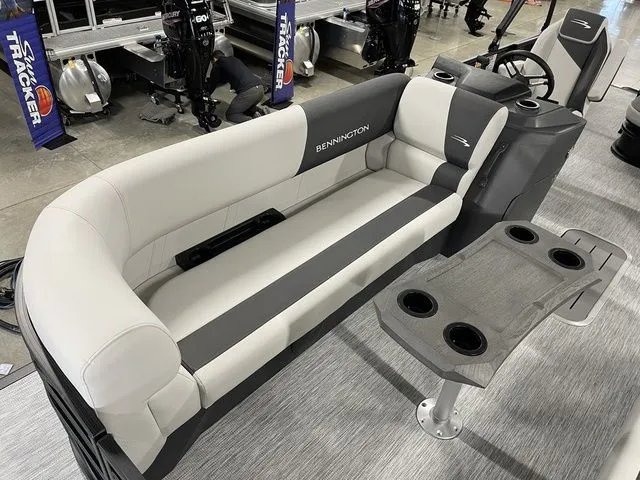 Slide: The Image of Bennington S Swingback 22 SSB 2026 - 14