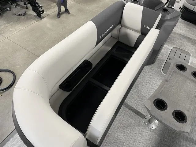 Slide: The Image of Bennington S Swingback 22 SSB 2026 - 17