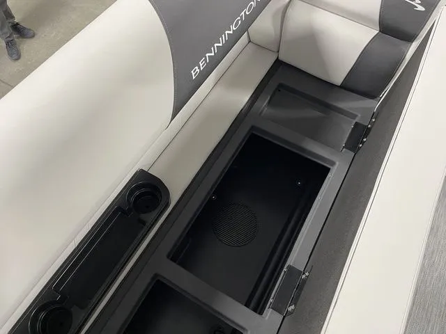 Slide: The Image of Bennington S Swingback 22 SSB 2026 - 18