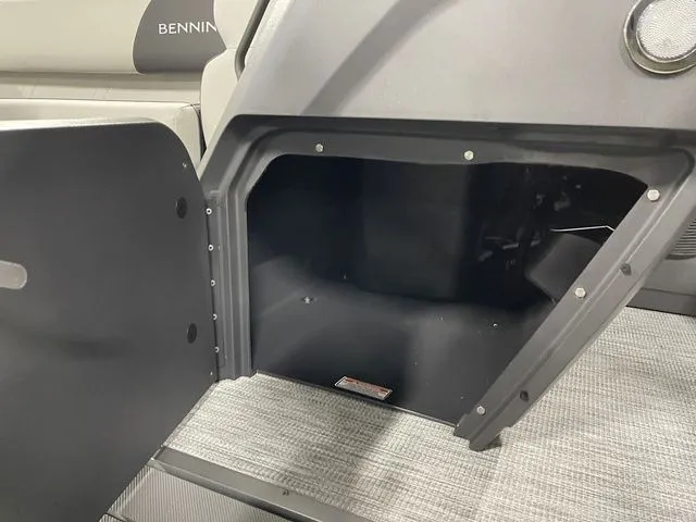 Slide: The Image of Bennington S Swingback 22 SSB 2026 - 26