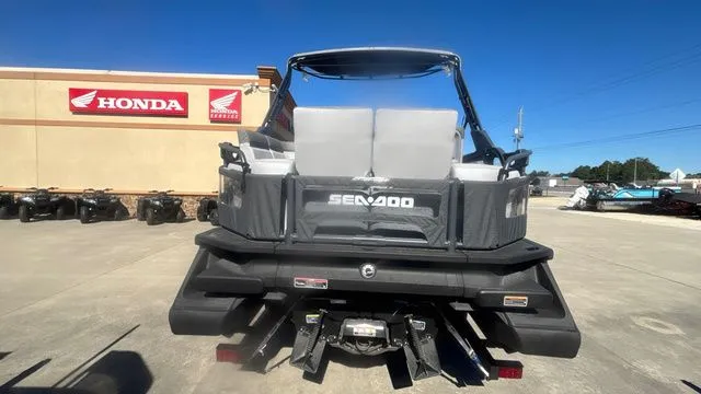 Slide: The Image of Sea-Doo SWITCH 18 CRUISE 130 HP 2024 - 4