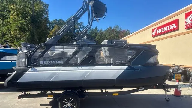 Slide: The Image of Sea-Doo SWITCH 18 CRUISE 130 HP 2024 - 6