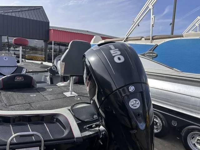 Slide: The Image of Ranger Z518 2016 - 5