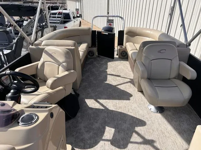 Slide: The Image of Crest Classic LX 220 L 2021 - 12