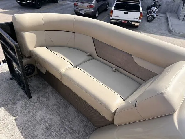 Slide: The Image of Crest Classic LX 220 L 2021 - 23