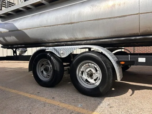 Slide: The Image of Crest Classic LX 220 L 2021 - 3