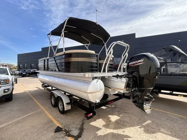 Slide: The Image of Crest Classic LX 220 L 2021 - 8