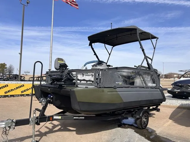 Slide: The Image of Sea-Doo Switch Fish 18 2025 - 6