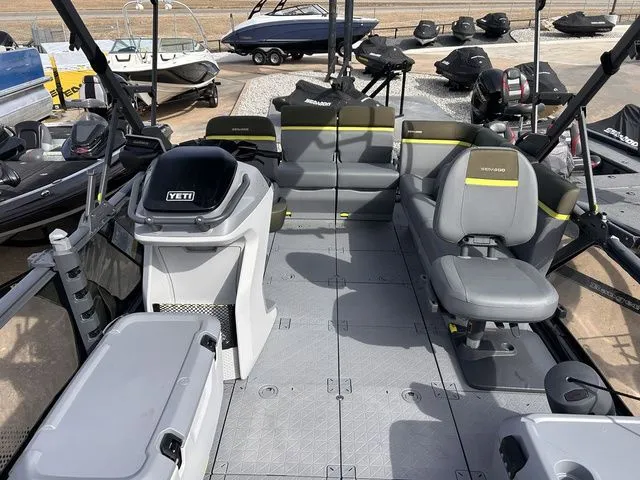 Slide: The Image of Sea-Doo Switch Fish 18 2025 - 8