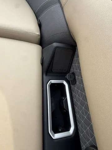 Slide: The Image of Viaggio By Misty Harbor Z22S Bi-Toon (25" Tubes) 2026 - 13