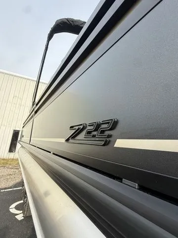 Slide: The Image of Viaggio By Misty Harbor Z22S Bi-Toon (25" Tubes) 2026 - 15