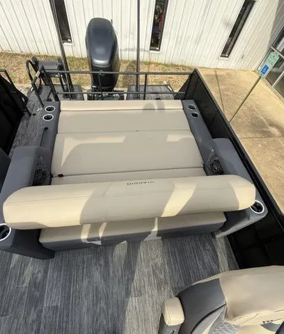 Slide: The Image of Viaggio By Misty Harbor Z22S Bi-Toon (25" Tubes) 2026 - 5