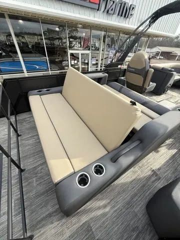 Slide: The Image of Viaggio By Misty Harbor Z22S Bi-Toon (25" Tubes) 2026 - 9