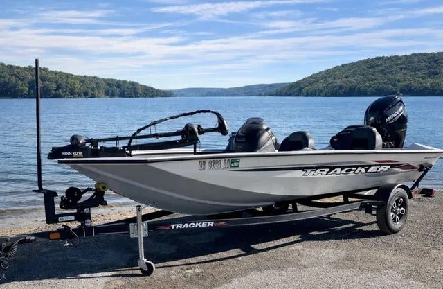 The Image of Tracker PRO 175 TEAM TXM 2022 - 1