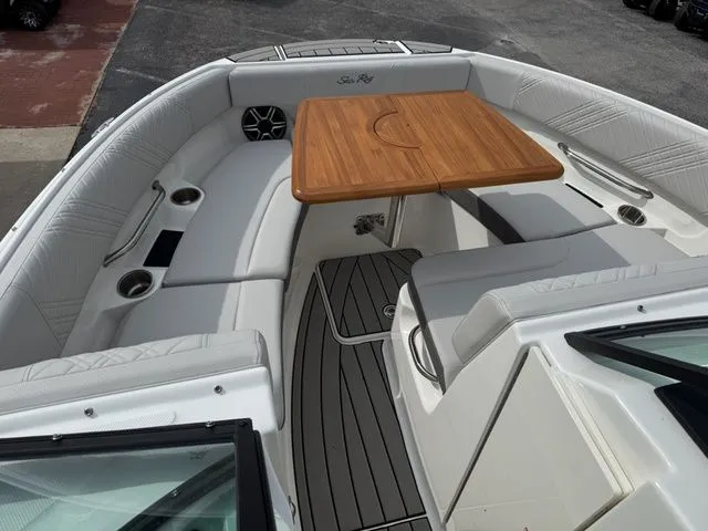 Slide: The Image of Sea Ray SDX 250 Surf 2026 - 10