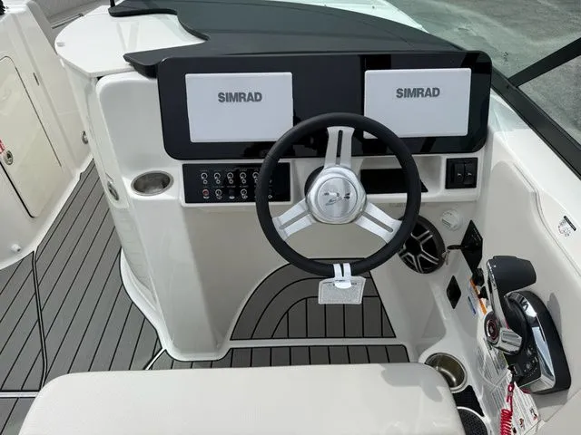 Slide: The Image of Sea Ray SDX 250 Surf 2026 - 18