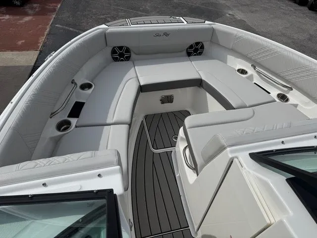 Slide: The Image of Sea Ray SDX 250 Surf 2026 - 7