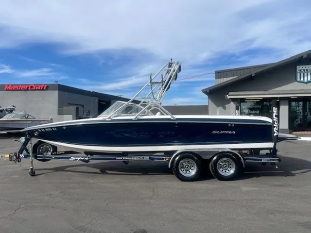 The Image of Supra Launch 22 SSV 2004 - 1